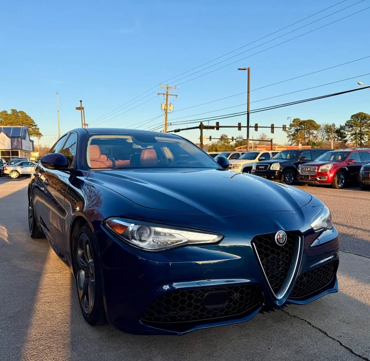 2017 Alfa Romeo Giulia - Image 2 of 20