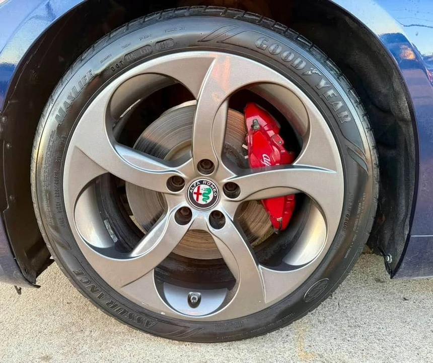 2017 Alfa Romeo Giulia - Image 5 of 20