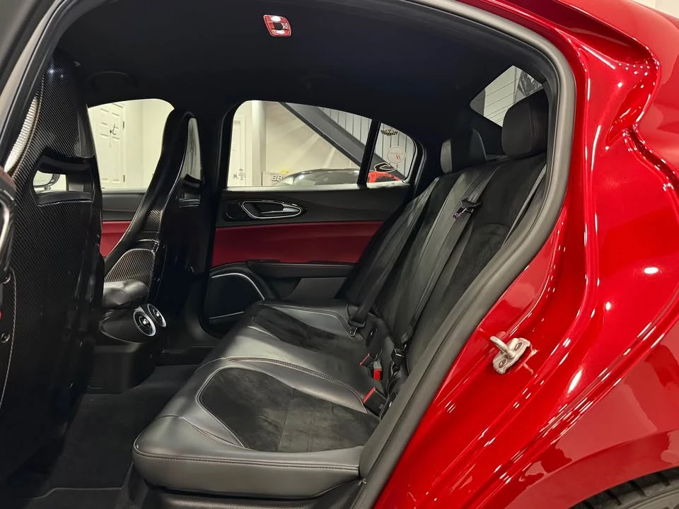 2017 Alfa Romeo Giulia - Image 9 of 12