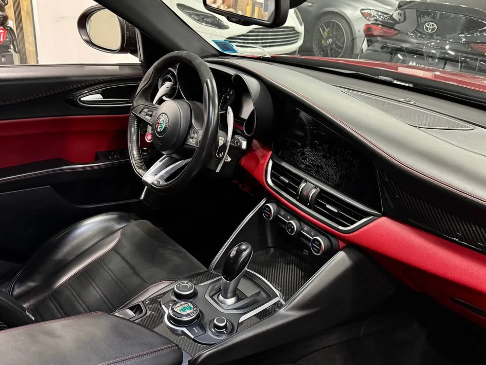 2017 Alfa Romeo Giulia - Image 10 of 12