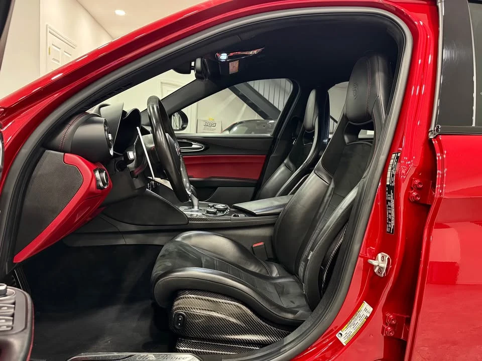 2017 Alfa Romeo Giulia - Image 8 of 12