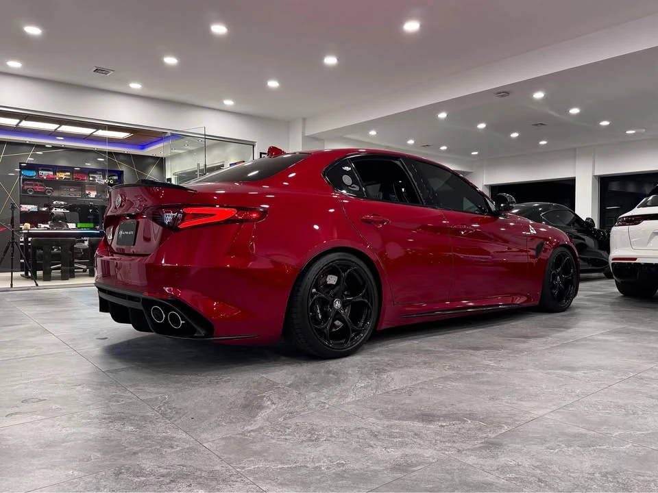2017 Alfa Romeo Giulia - Image 4 of 12