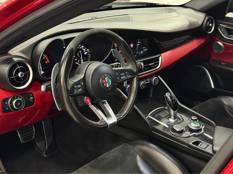 2017 Alfa Romeo Giulia - Image 7 of 12