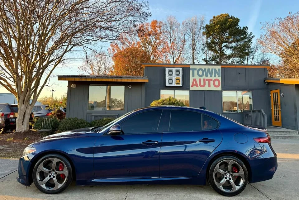 2017 Alfa Romeo Giulia - Image 3 of 20