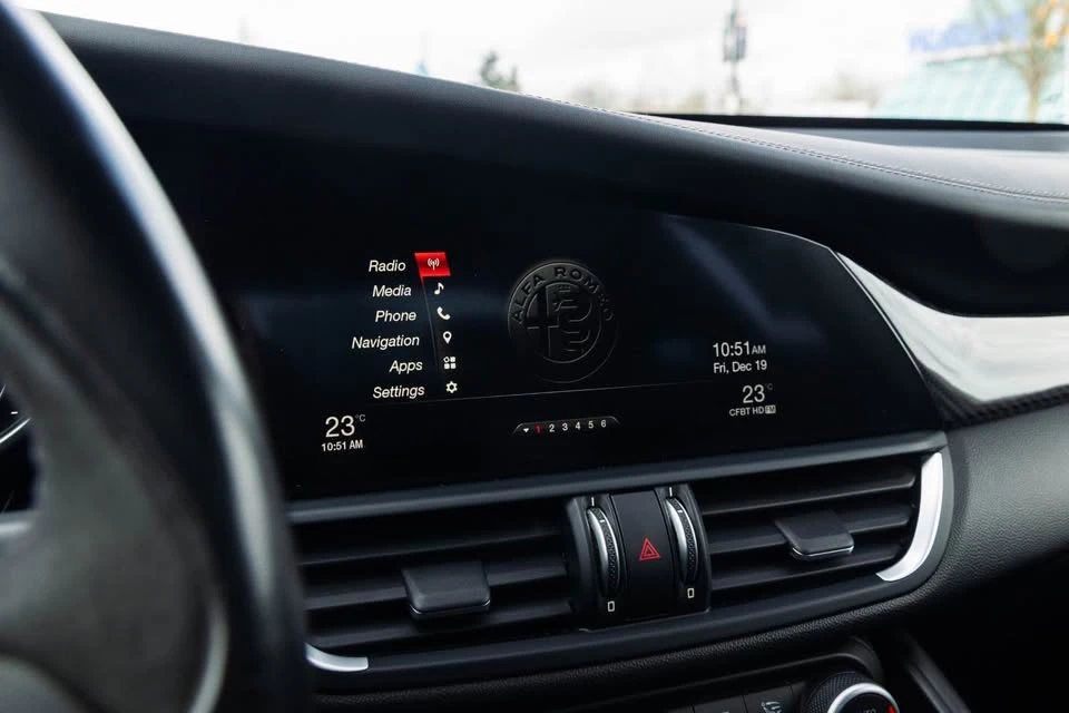 2017 Alfa Romeo Giulia - Image 10 of 20