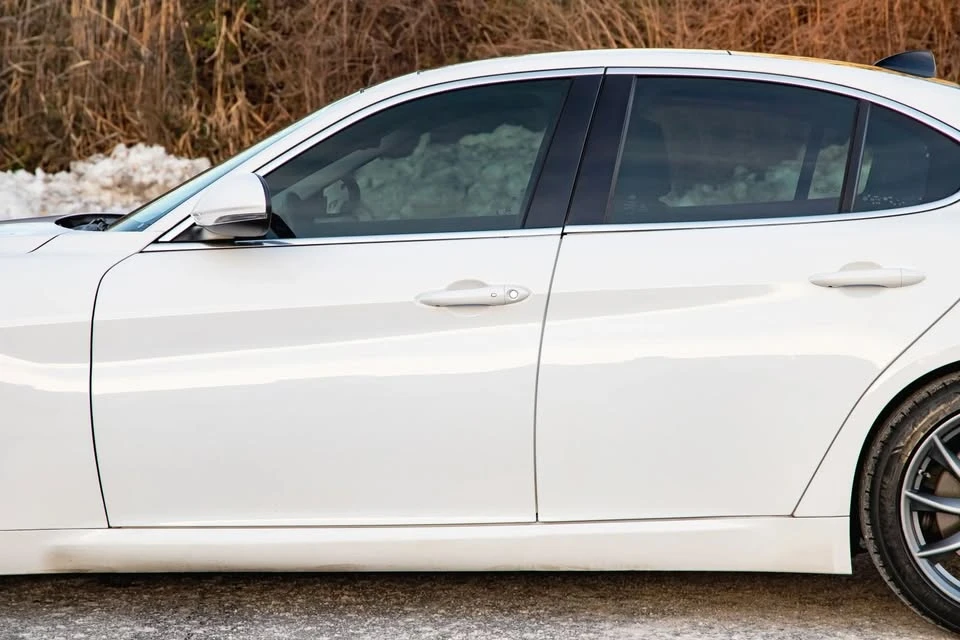 2017 Alfa Romeo Giulia - Image 14 of 19