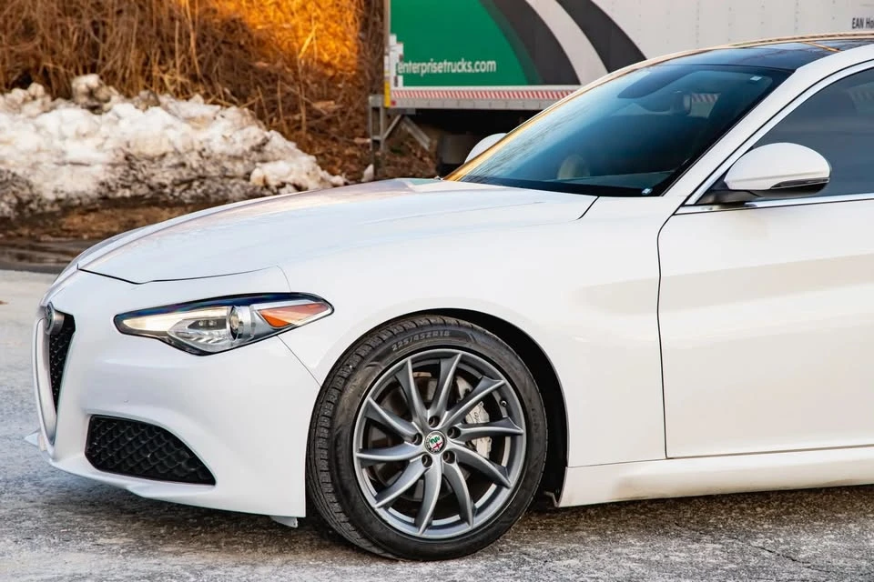 2017 Alfa Romeo Giulia - Image 12 of 19