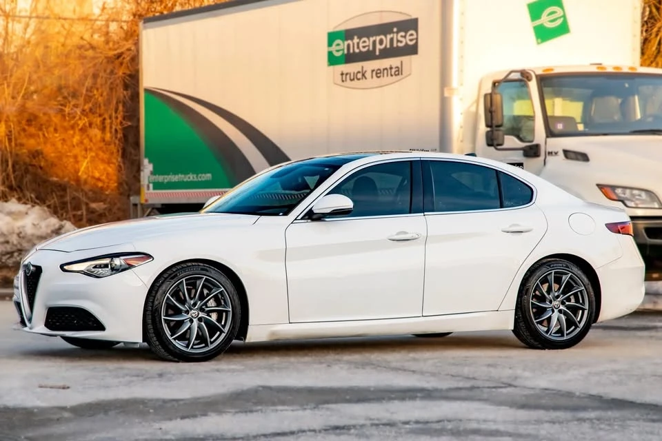 2017 Alfa Romeo Giulia - Image 6 of 19