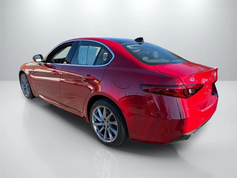 2017 Alfa Romeo Giulia - Image 5 of 20