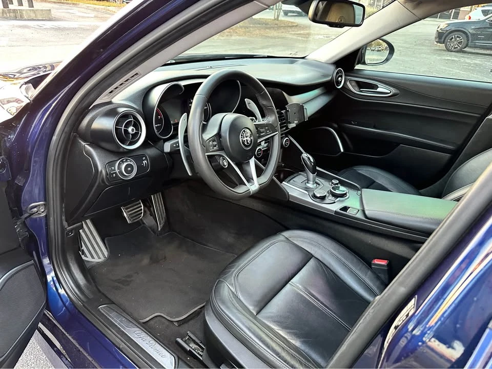 2017 Alfa Romeo Giulia - Image 6 of 9