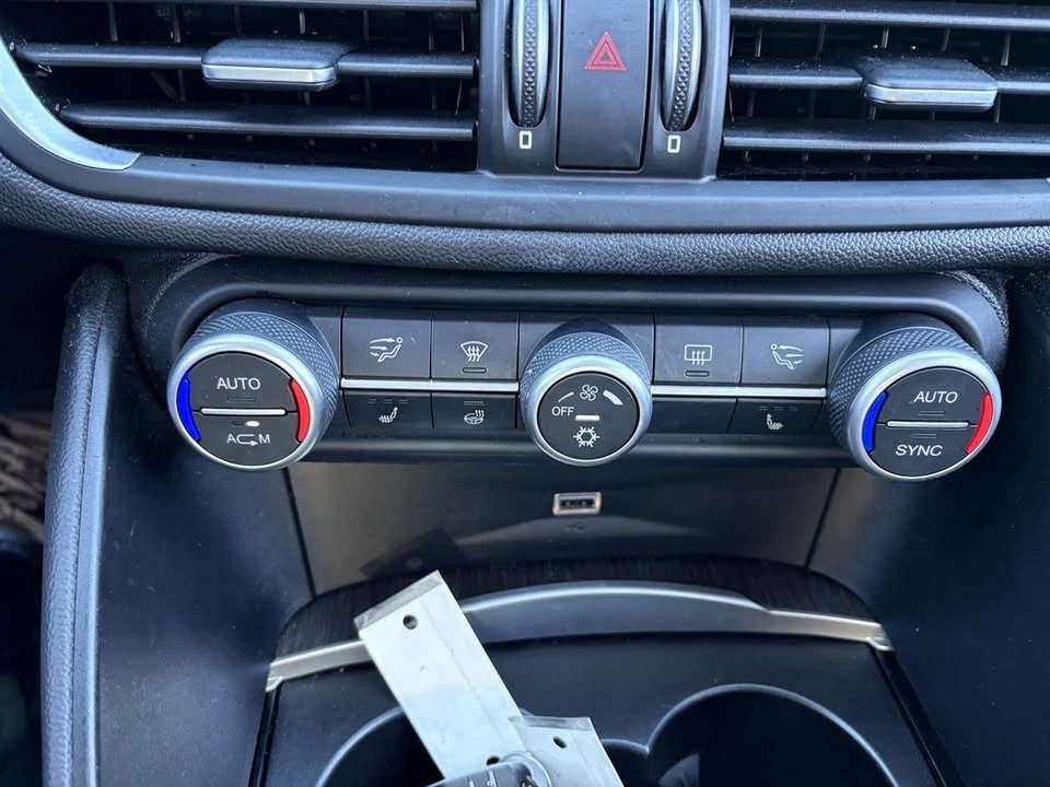 2017 Alfa Romeo Giulia - Image 20 of 20