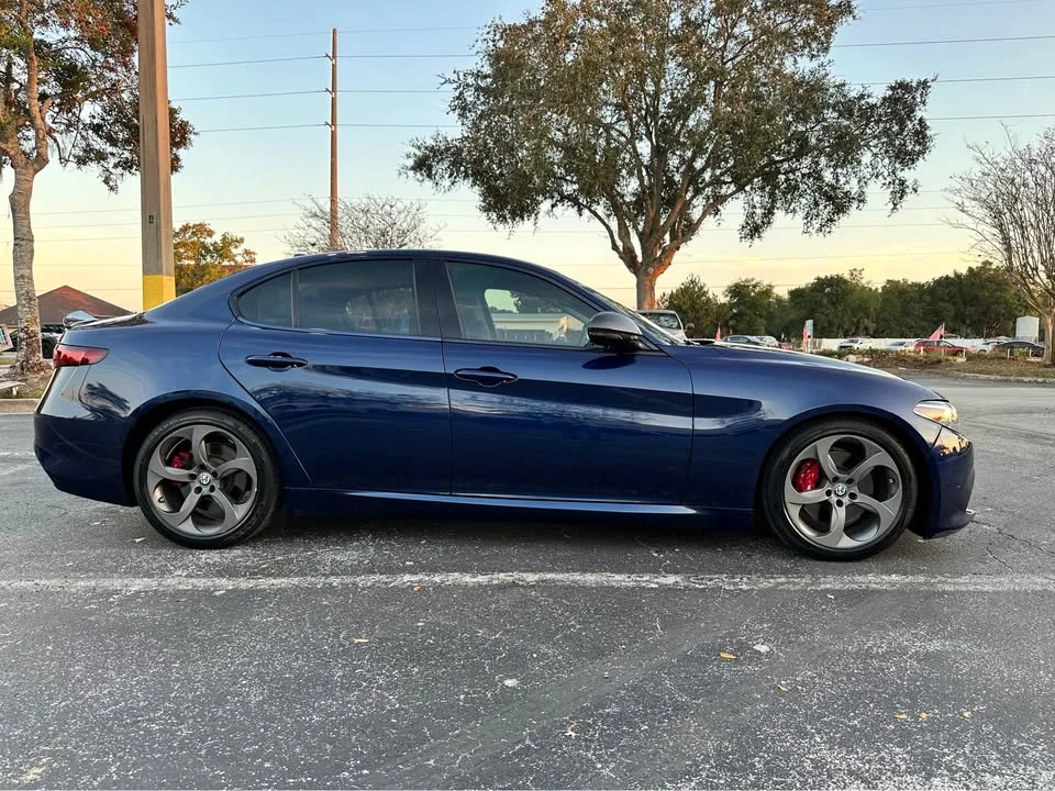 2017 Alfa Romeo Giulia - Image 5 of 9