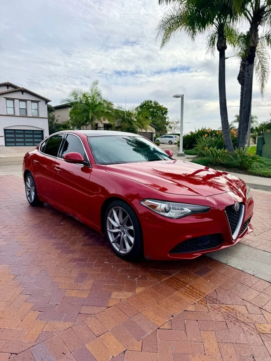 2017 Alfa Romeo Giulia - Image 3 of 10