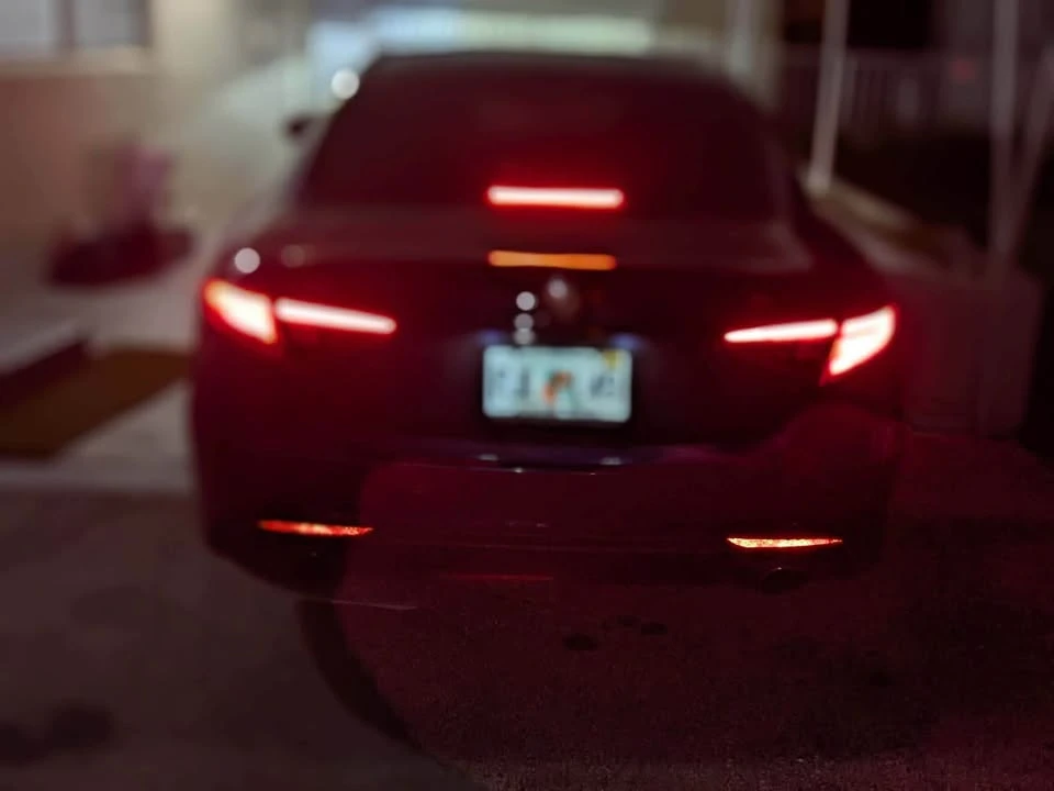 2017 Alfa Romeo Giulia - Image 8 of 9