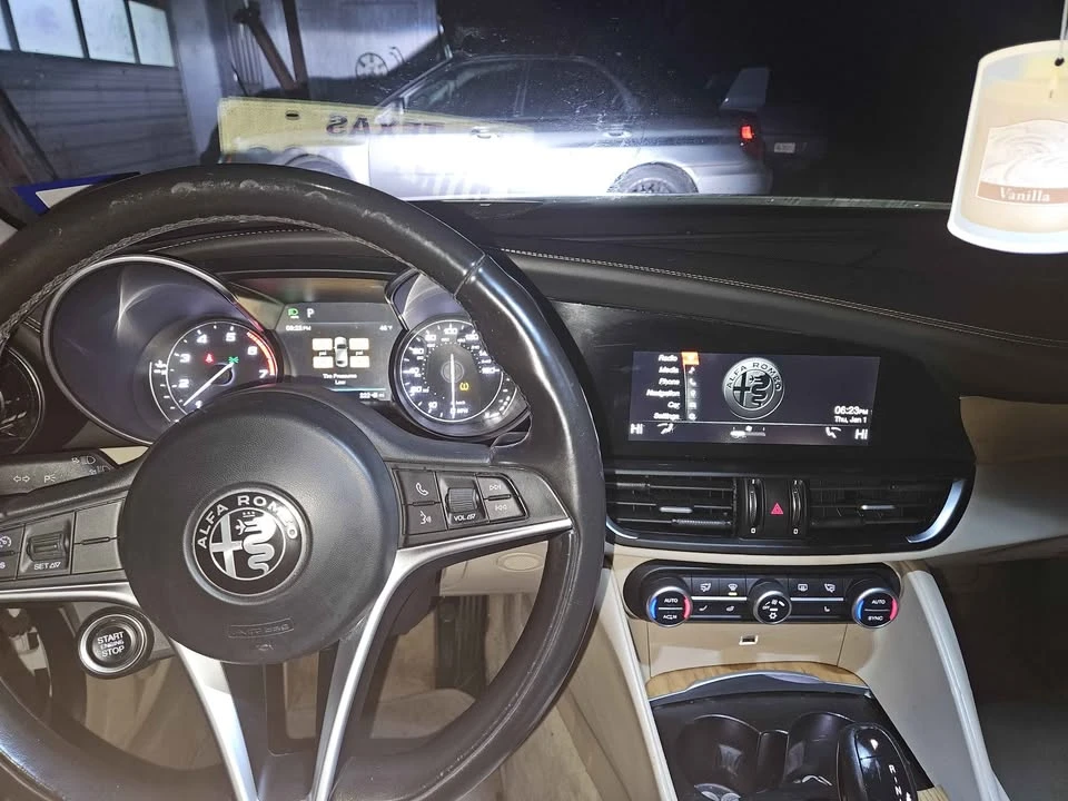 2017 Alfa Romeo Giulia - Image 6 of 12
