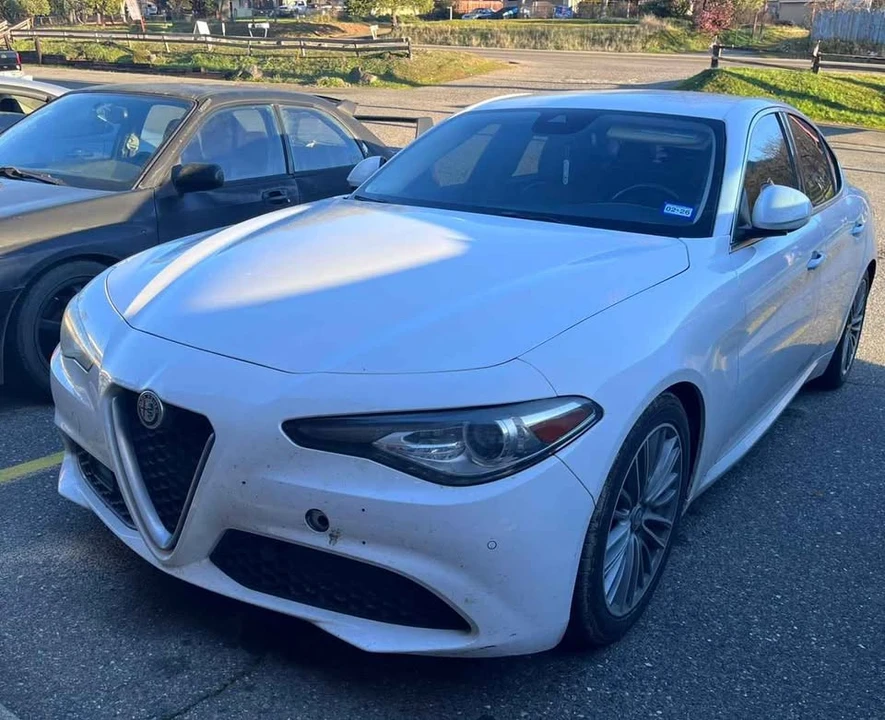 2017 Alfa Romeo Giulia - Image 2 of 12