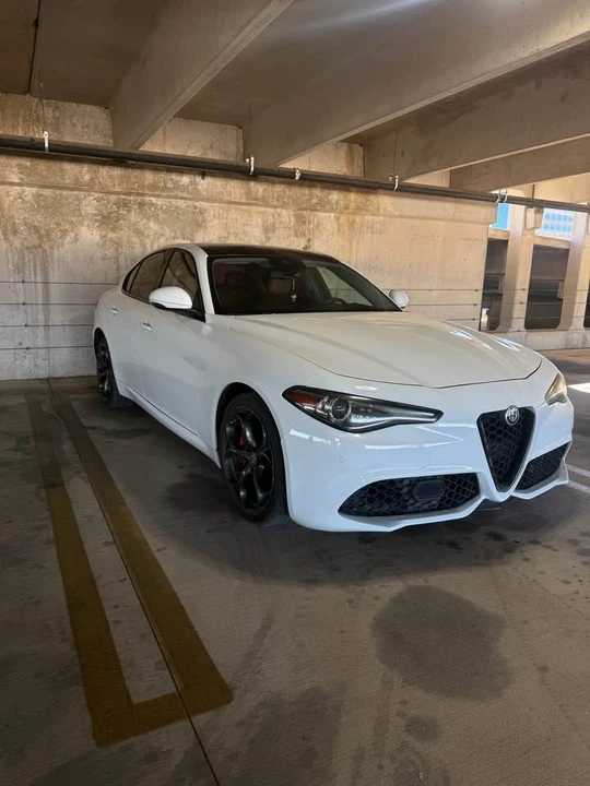 2017 Alfa Romeo Giulia - Image 2 of 2