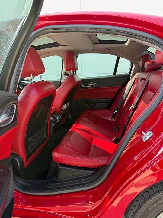 2017 Alfa Romeo Giulia - Image 13 of 19