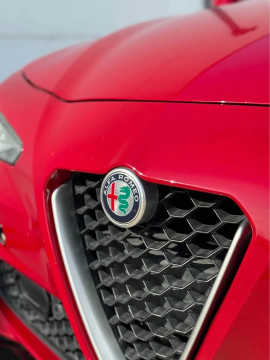 2017 Alfa Romeo Giulia - Image 8 of 19