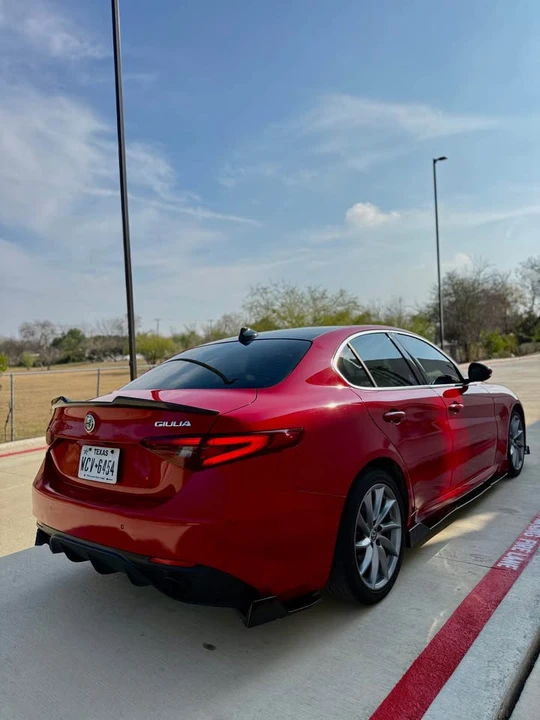 2017 Alfa Romeo Giulia - Image 4 of 19