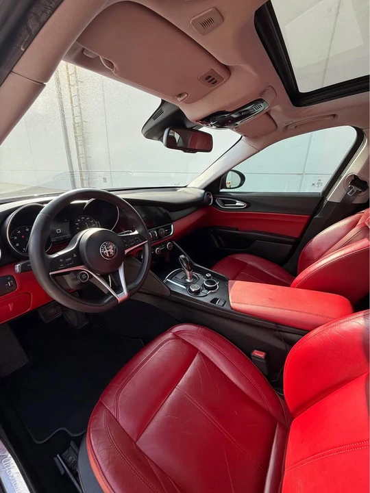 2017 Alfa Romeo Giulia - Image 12 of 19