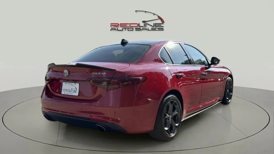 2017 Alfa Romeo Giulia - Image 5 of 13