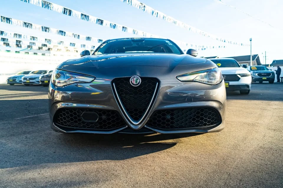 2017 Alfa Romeo Giulia - Image 4 of 14