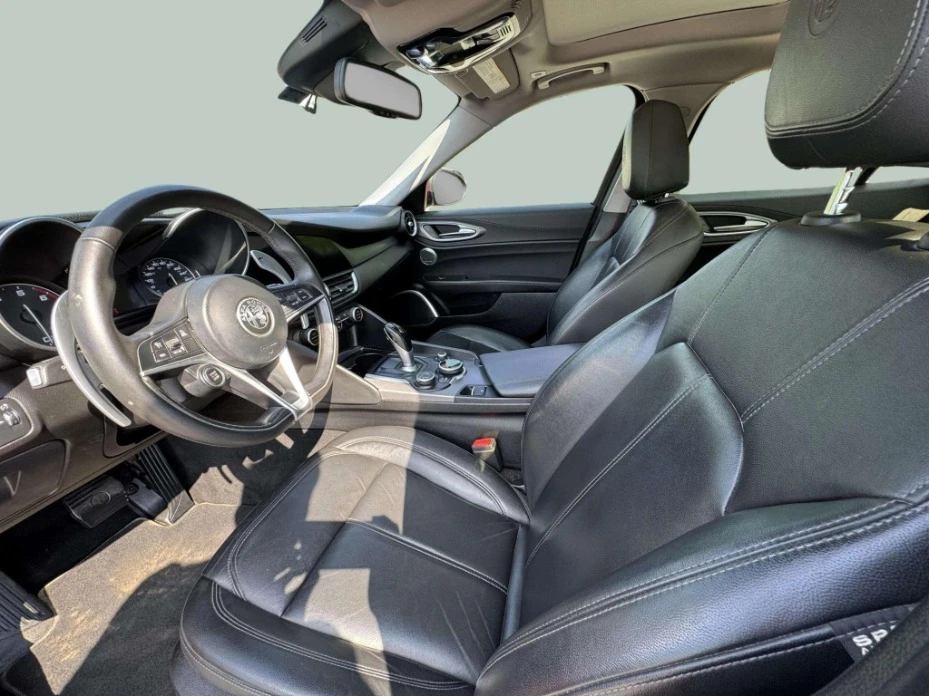 2017 Alfa Romeo Giulia - Image 10 of 13