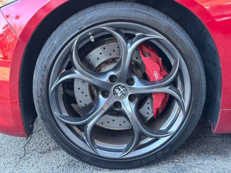 2017 Alfa Romeo Giulia - Image 19 of 20