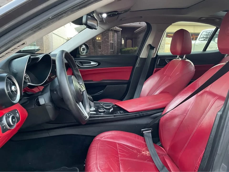 2017 Alfa Romeo Giulia - Image 5 of 8