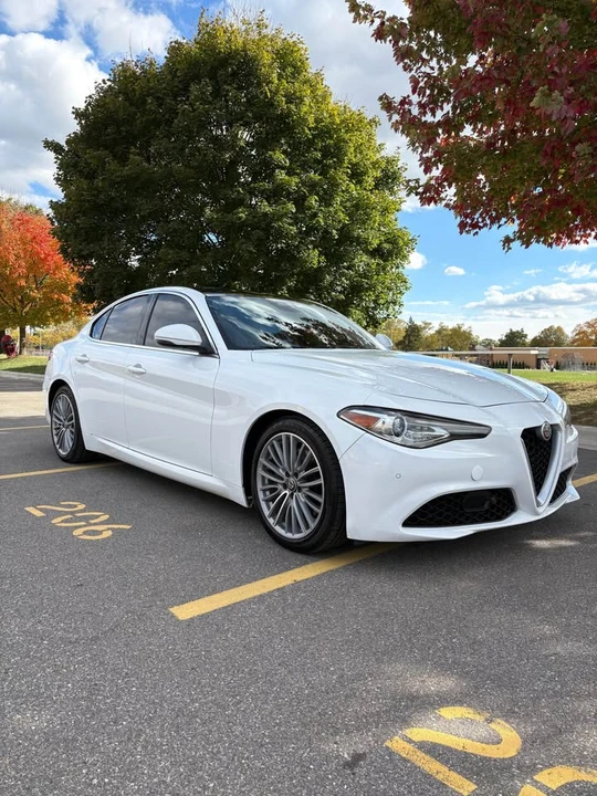 2017 Alfa Romeo Giulia - Image 4 of 14