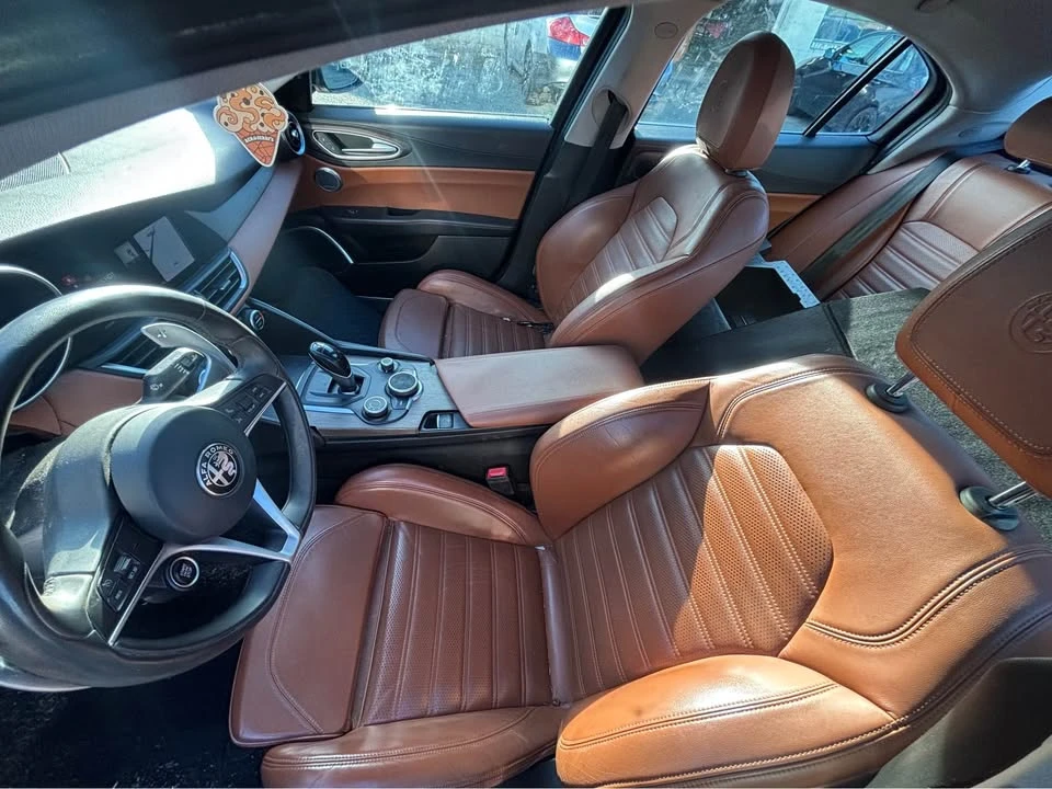 2017 Alfa Romeo Giulia - Image 7 of 8