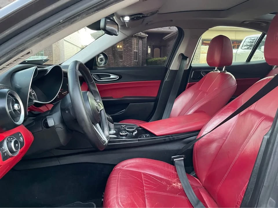 2017 Alfa Romeo Giulia - Image 6 of 8