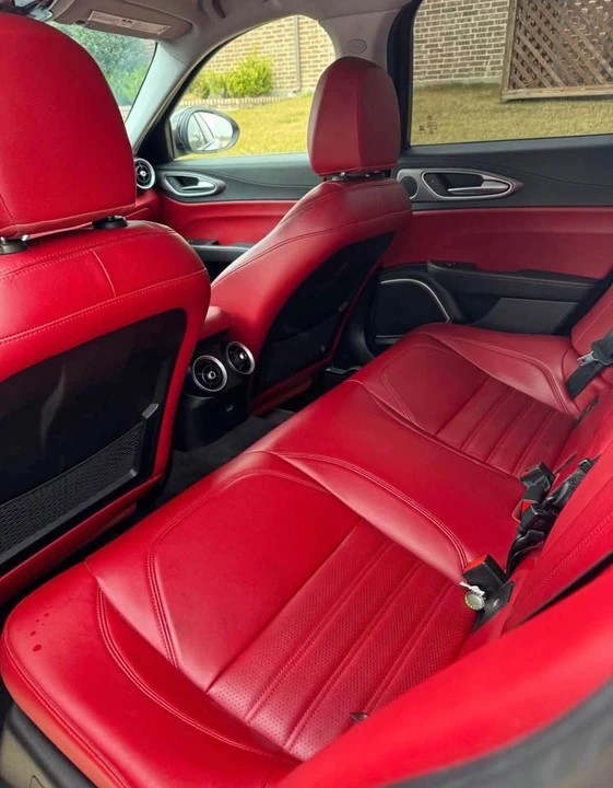 2017 Alfa Romeo Giulia - Image 4 of 5