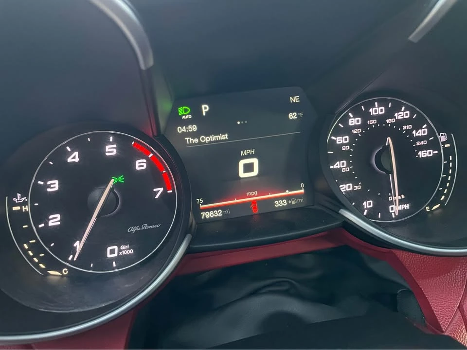 2017 Alfa Romeo Giulia - Image 7 of 8