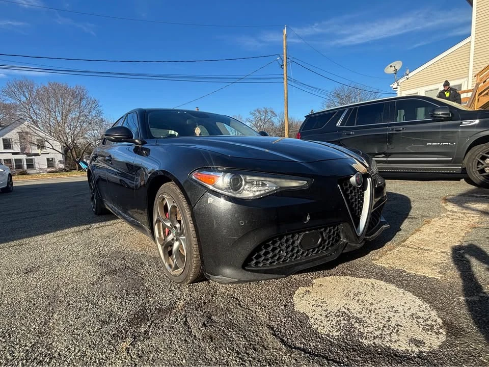 2017 Alfa Romeo Giulia - Image 5 of 8