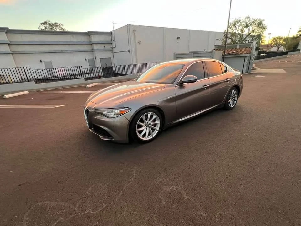 2017 Alfa Romeo Giulia - Image 4 of 8