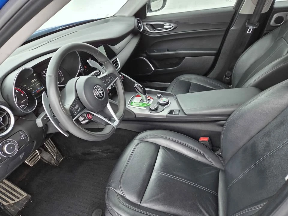 2017 Alfa Romeo Giulia - Image 10 of 11
