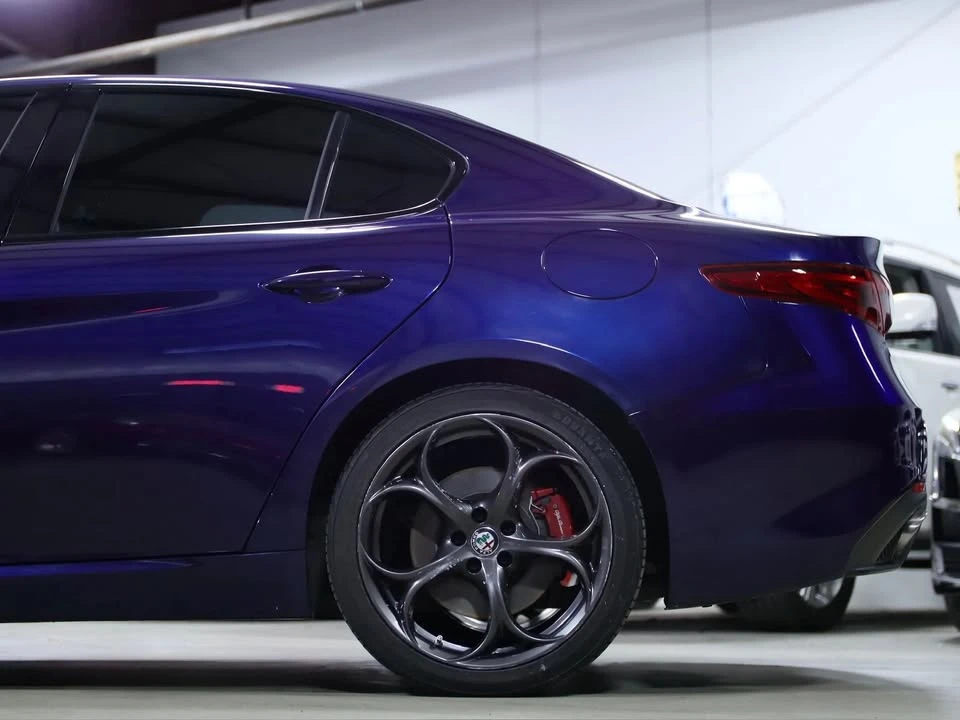 2017 Alfa Romeo Giulia - Image 16 of 20