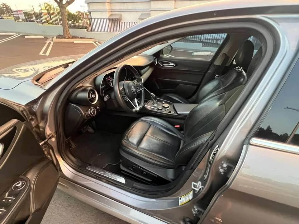 2017 Alfa Romeo Giulia - Image 2 of 8