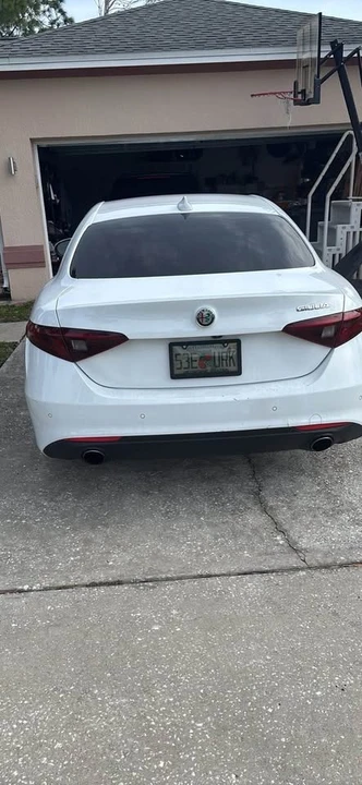 2017 Alfa Romeo Giulia - Image 5 of 8