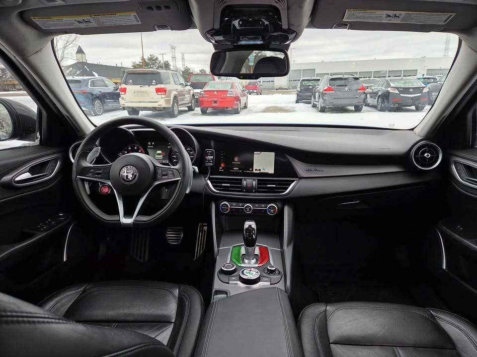 2017 Alfa Romeo Giulia - Image 9 of 11