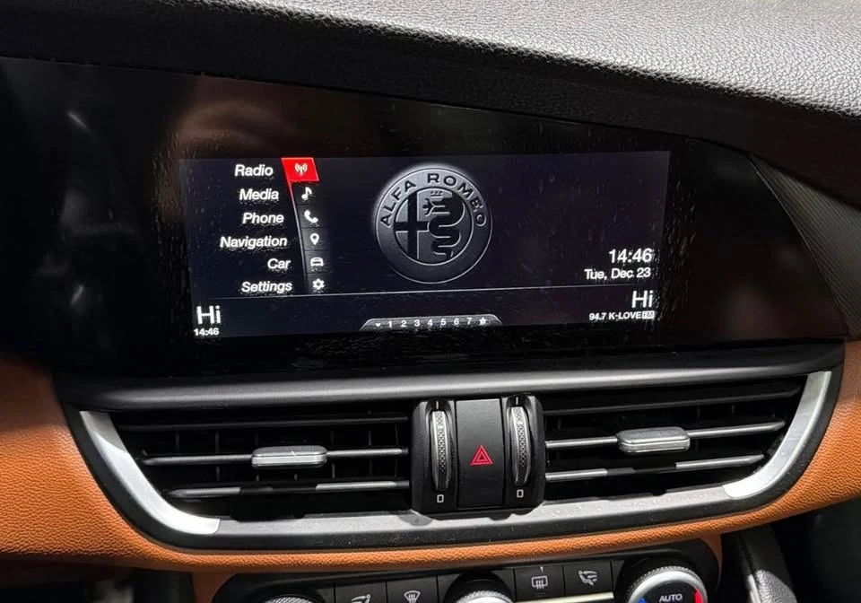 2017 Alfa Romeo Giulia - Image 9 of 18