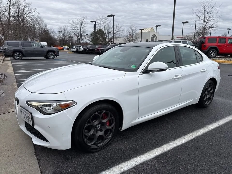 2017 Alfa Romeo Giulia - Image 3 of 3
