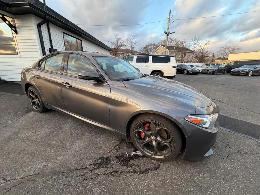 2017 Alfa Romeo Giulia - Image 5 of 6