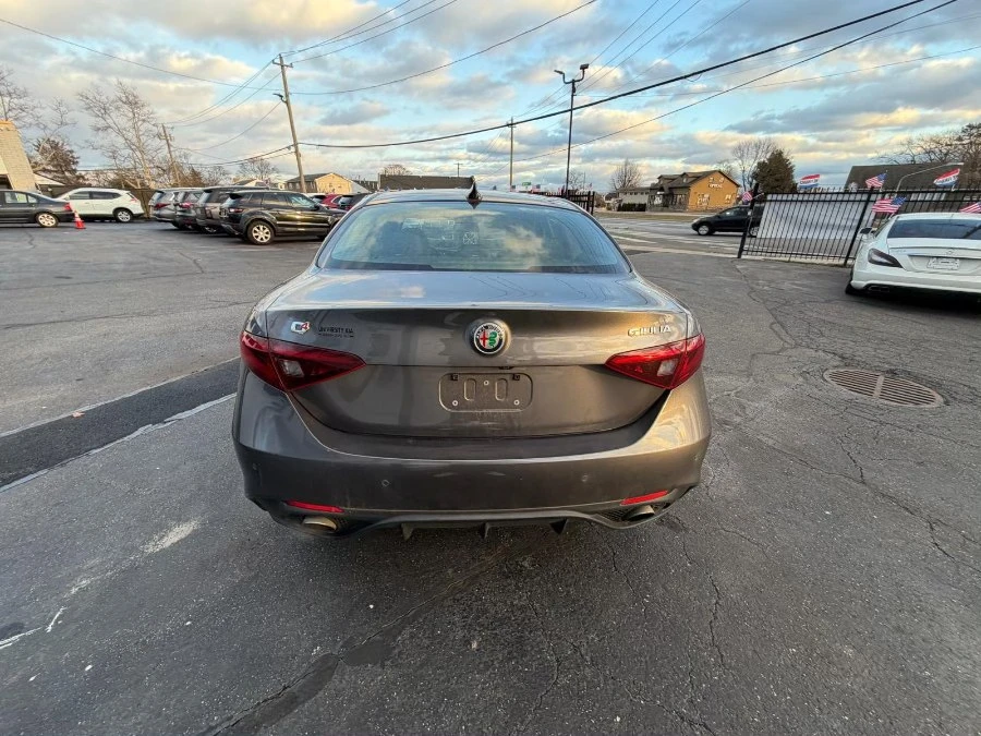 2017 Alfa Romeo Giulia - Image 4 of 6