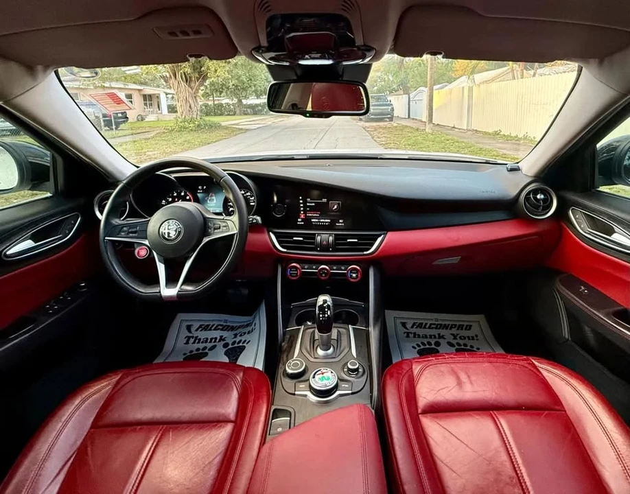 2017 Alfa Romeo Giulia - Image 10 of 15
