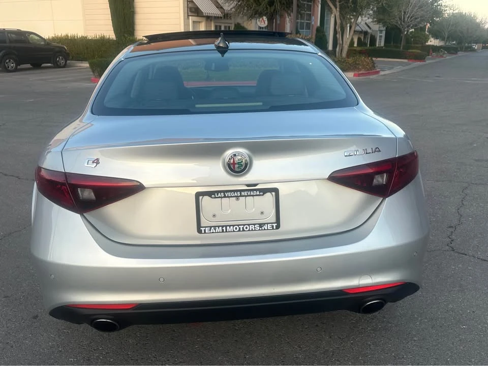 2017 Alfa Romeo Giulia - Image 6 of 20