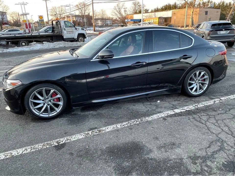 2017 Alfa Romeo Giulia - Image 11 of 11
