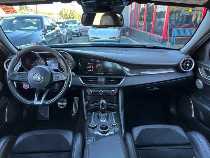2017 Alfa Romeo Giulia - Image 8 of 19